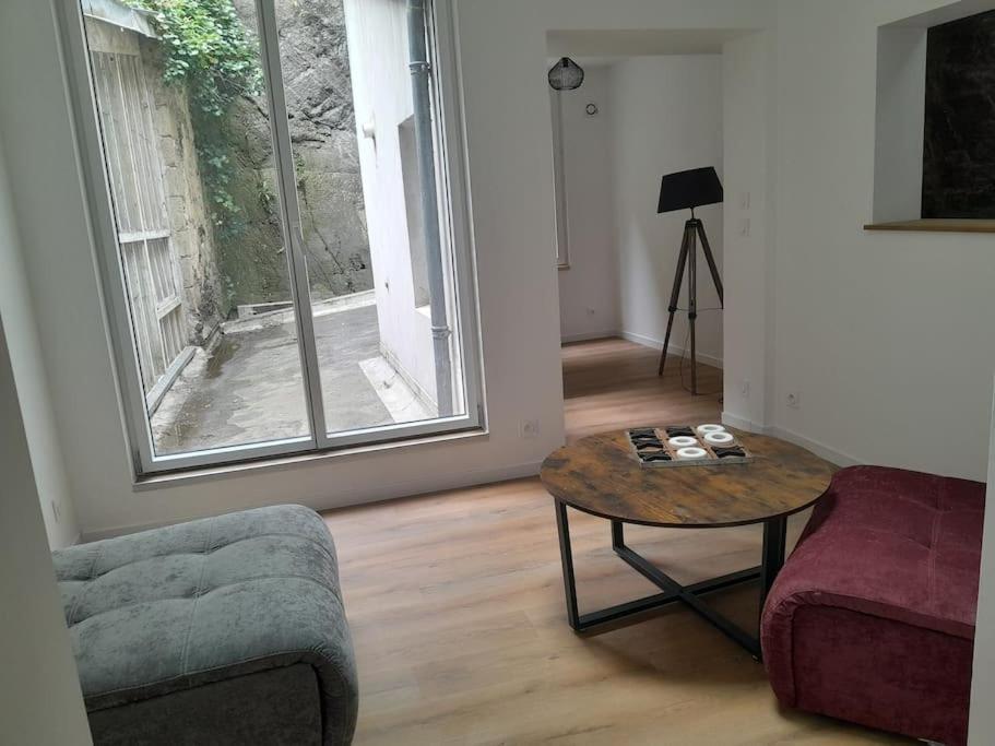 Appartement 75M2 Plein Centre Face A La Mairie Morlaix Buitenkant foto
